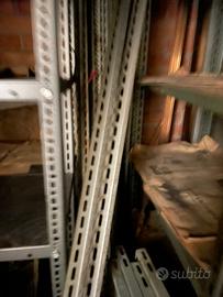 Scaffali metallici