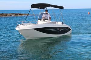 SCAFO 5.70 metri - MOTORE YAMAHA 40HP