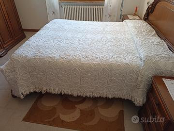 Copriletto all'uncinetto 