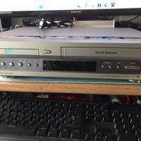 Dvd player/Video cassette recorder