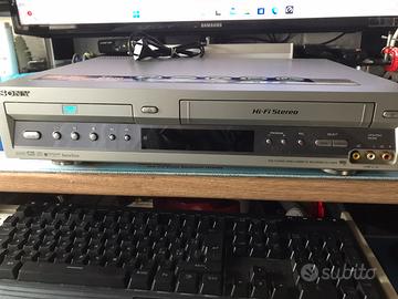 Dvd player/Video cassette recorder