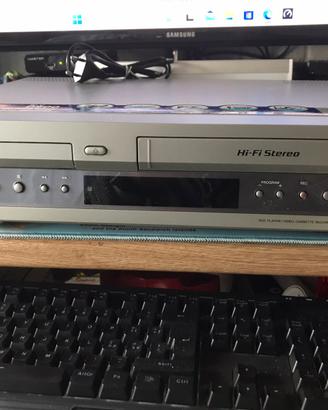 Dvd player/Video cassette recorder