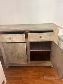 Mobile legno massello €300