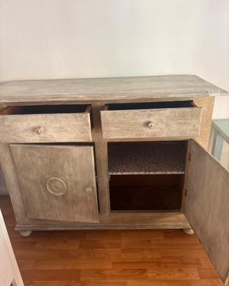 Mobile legno massello €300