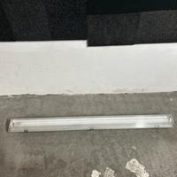 Plafoniera stagna per tubi neon