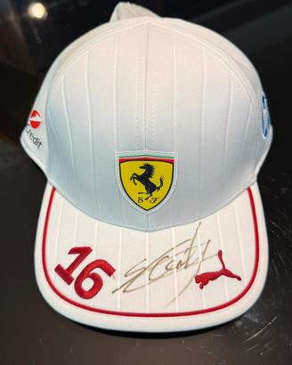 Cappellino S. Ferrari Puma Leclerc 25 Autografato