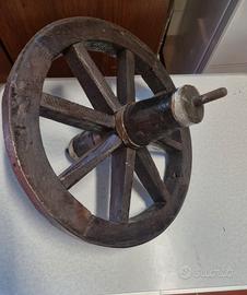 ruota carro antica  pub bar collezione