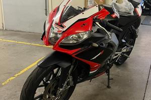 Aprilia rsv 4 125