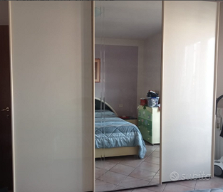 Camera completa di comò specchio+2 comodini