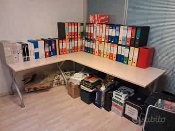 Tavolo + armadio marca RIZOFFICE  (professionale)