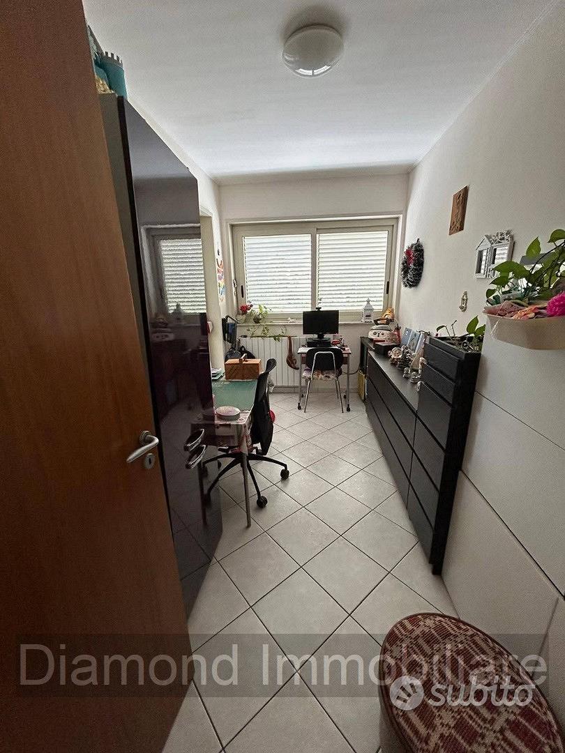 Appartamento ristrutturato con garage a Giarre - Vista 6