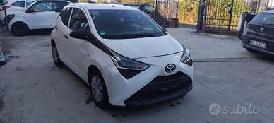 TOYOTA - Aygo - Connect 1.0 VVT-i 72 CV 5p. x-cite