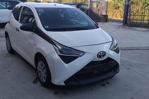 TOYOTA - Aygo - Connect 1.0 VVT-i 72 CV 5p. x-cite