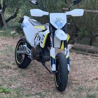 Husqvarna 701 2018 depo SOLO a libretto