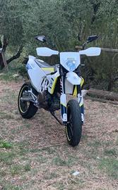 Husqvarna 701 2018 depo SOLO a libretto