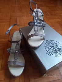 Sandali nuovi n.39