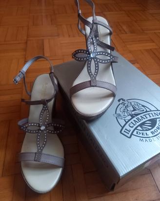 Sandali nuovi n.39