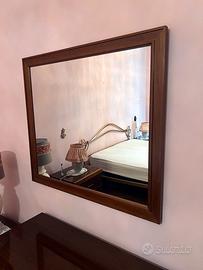 Specchio con cornice in legno effetto noce