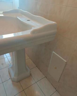 Lavabo e specchio