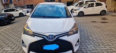 Toyota yaris 1.5 ibrida