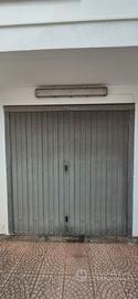 portone basculante per garage / box / magazzino.