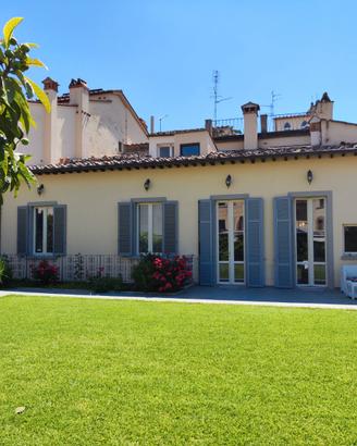 AREZZO CENTRALISSIMO con giardino 4+4 posti letto