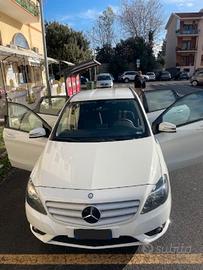 Mercedes classe b 180 d automatico motore Mercedes