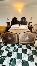 Coppia di letti singoli dipinti a mano liberty