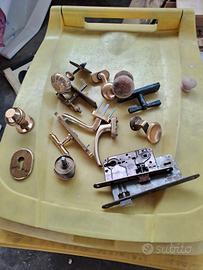 accessori x mobili e porte
