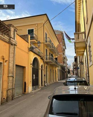 Immobile di 129 m² con 4 locali a Teramo
