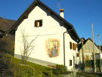 CASA INDIPENDENTE CON AMPIO GIARDINO NEL BORGO ...