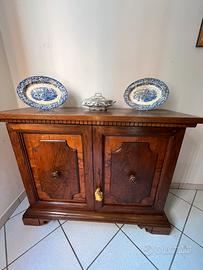 Credenza d’antiquariato