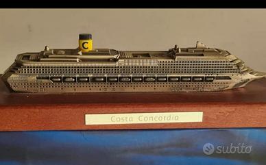 Modellino costa concordia