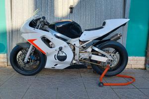 Yamaha R6