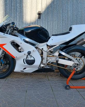 Yamaha R6
