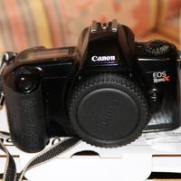 Macchina fotografica reflex Canon Rebel X con pell