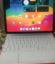 iPad Air 4° generazione con Magic Keyboard