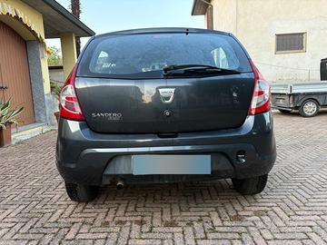 Dacia Sandero 2010