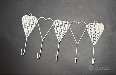 Appendiabiti da parete a forma di cuore shabby