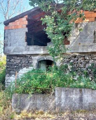 Immobile in asta di 130229 m² a Motta Sant'Anastas