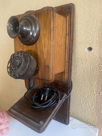 Telefono vintage da parete