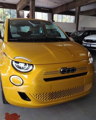 FIAT 500 Berlina Hybrid Icon km0 FULL PACK STYLE