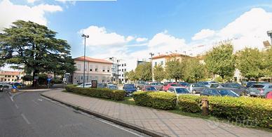 Stanza singola con balcone a Cesano Maderno