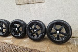 gomme da neve con cerchi in lega