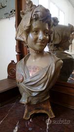 Busto feminile in terra cotta