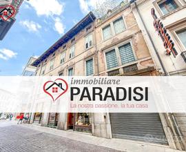 CAVOUR - Prestigioso locale in centro
