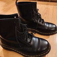 scarpe Dr.Martens tg. 38 praticamente nuovi 
