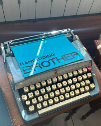 Macchina da scrivere vintage BROTHER DE LUXE