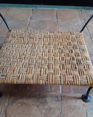 Tavolino ovale in ferro e rattan