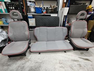 seggiolini lancia y del 2002